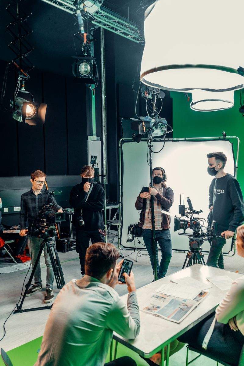 Optimierung eines Studio-Interview-Workflows an mehreren Standorten